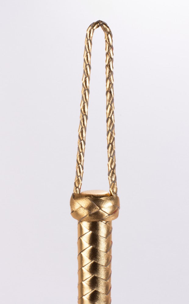 Frusta con manico in pelle metallizzata e code in pelle scamosciata, rossa, 18"