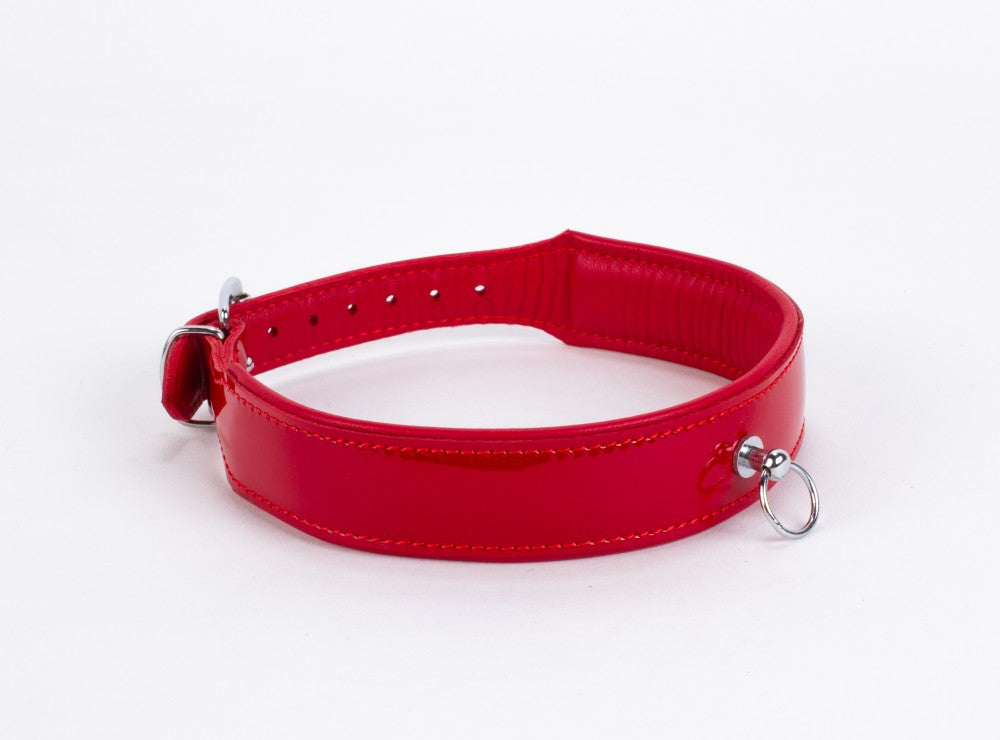 Pelle verniciata con supporto in pelle di agnello rossa