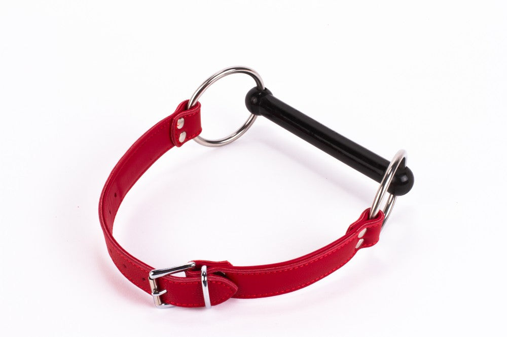 Parte superiore in morbida pelle di vitello e imbottitura in pelle di agnello con bocchino in silicone rosso