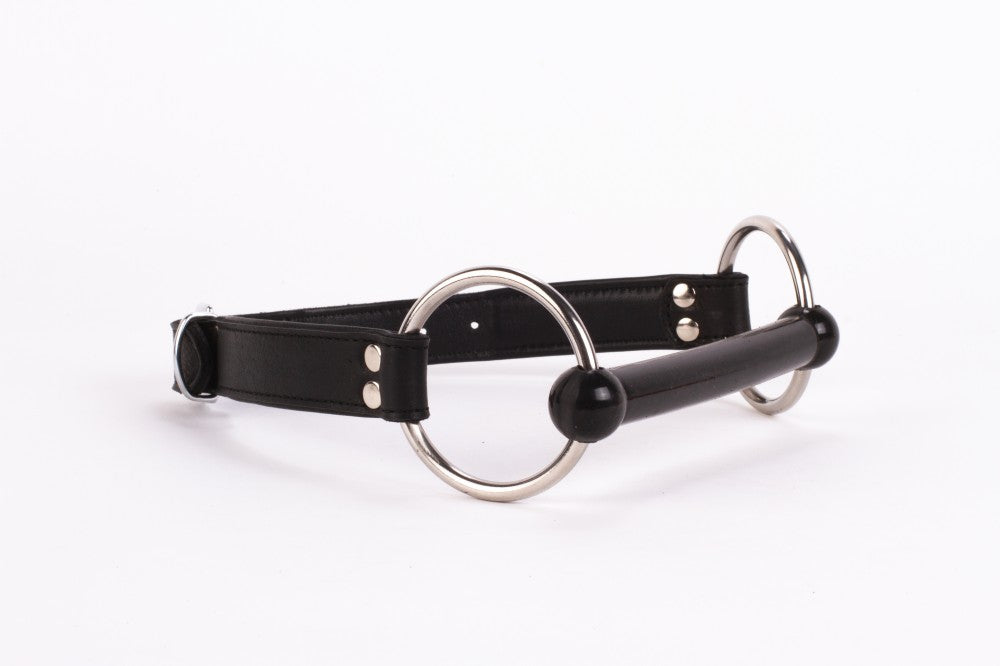 Parte superiore in morbida pelle di vitello e imbottitura in pelle di agnello con bocchino in silicone nero