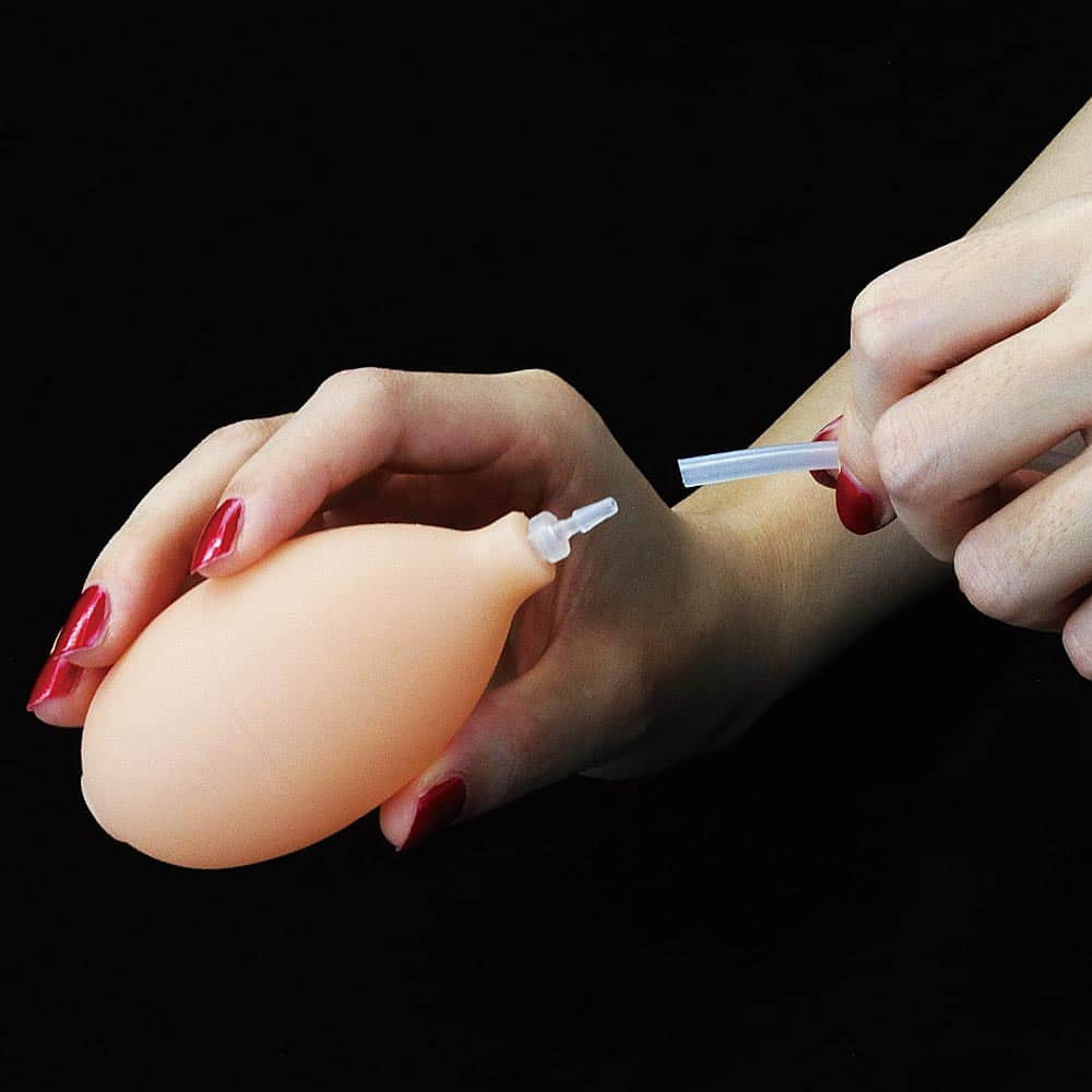 Pene morbido da 8" con eiaculazione e testicoli in carne